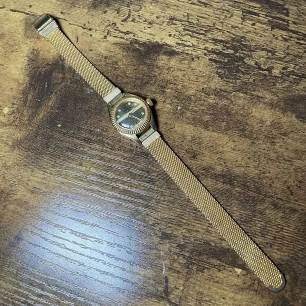 Kronaron Electra Women's vintage gold‎ wrist watch analog hong kong